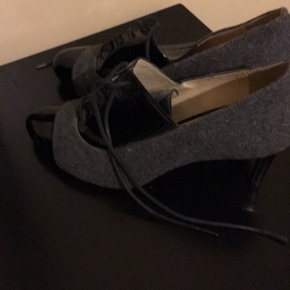 Shoes - Picture 2 of 4